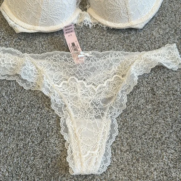 🛍️ NWT Victoria’s Secret Matching Push Up Bra & Lace Thong Set - Picture 3 of 7